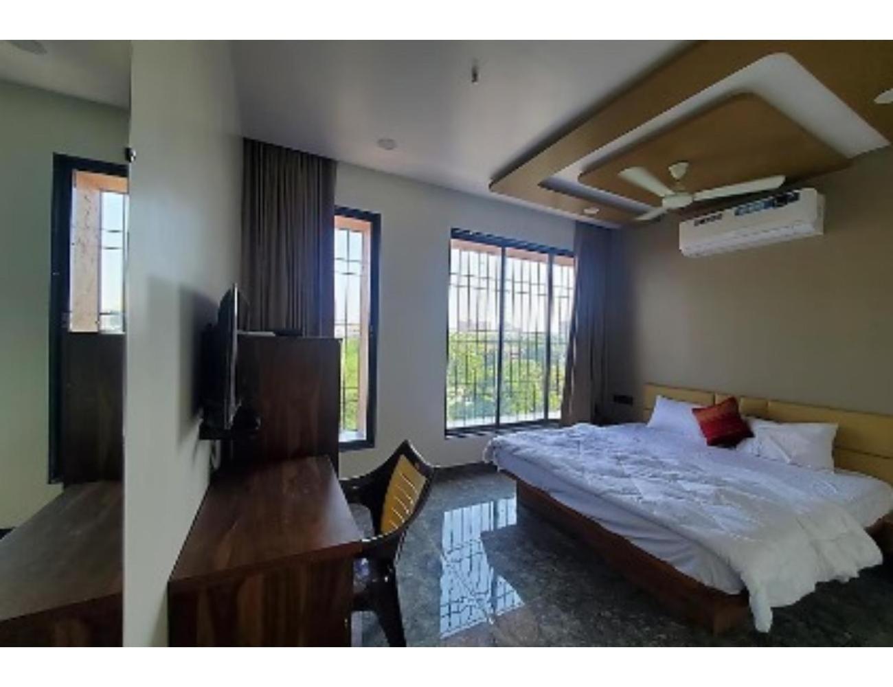 Hotel The Pill, Bhavnagar Dış mekan fotoğraf
