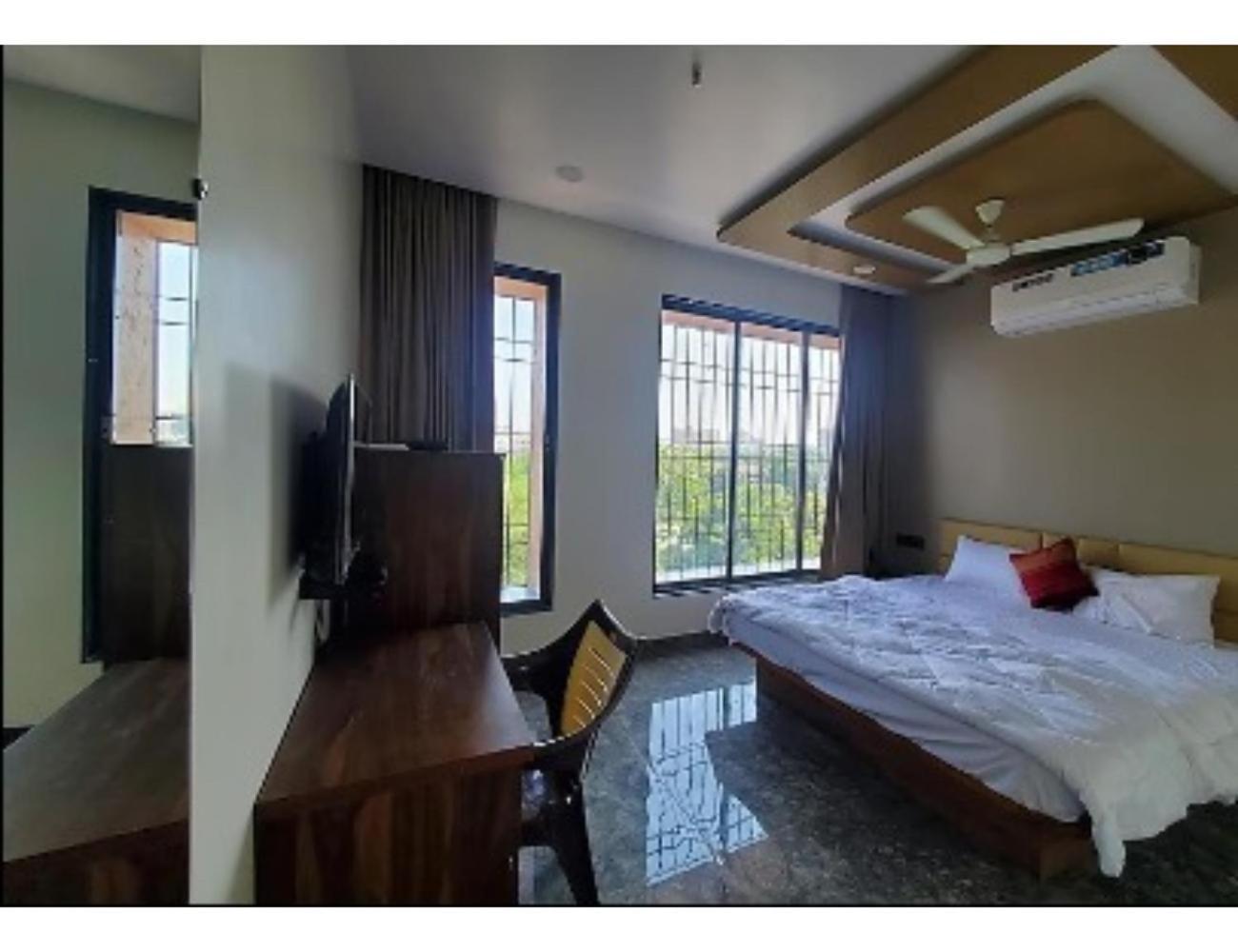 Hotel The Pill, Bhavnagar Dış mekan fotoğraf